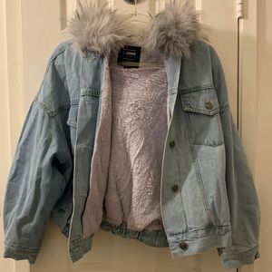 Jean jacket w/furr